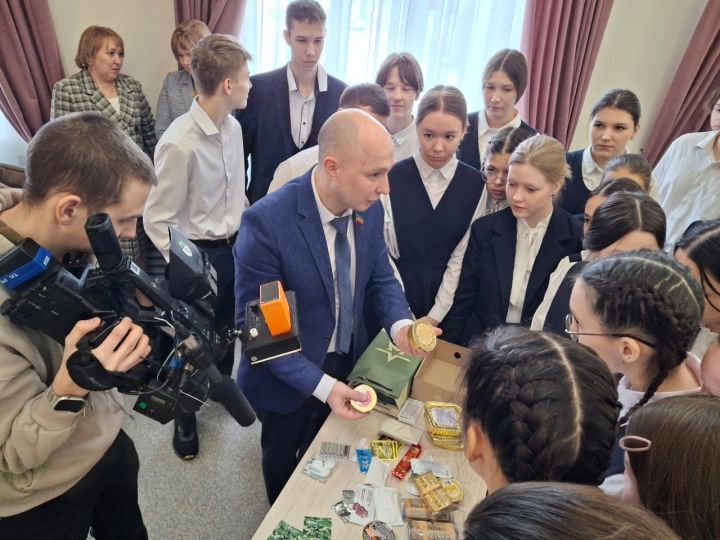 Депутат Государственного Совета Эдуард Шарафиев провел парламентский урок