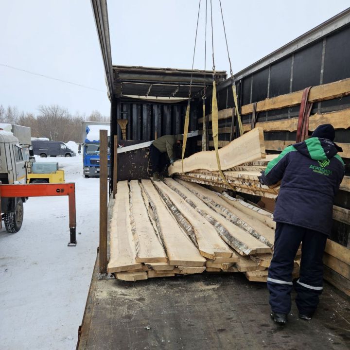Очередная гуманитарная помощь из Тукаевского района отправляется в зону СВО