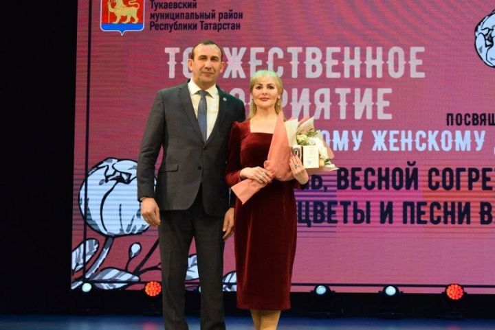 8 марта  - в ДК «Энергетик» провели праздник