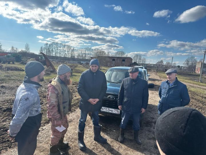 Рабочий объезд: как готовятся к сезону фермеры Тукаевского района