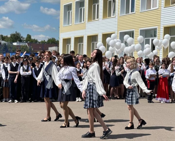 1 июльдән Россиядә мәктәп формасы өчен яңа ГОСТ кертелә