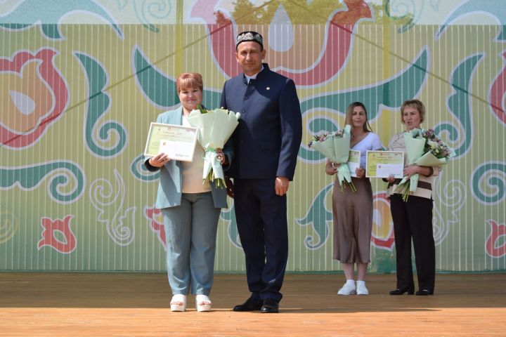 Лучшим дояркам и операторам по свиноводству вручены подарки