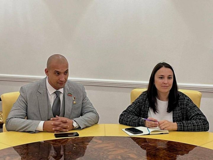 Герой России Расим Баксиков проходит стажировку в Министерстве культуры РТ