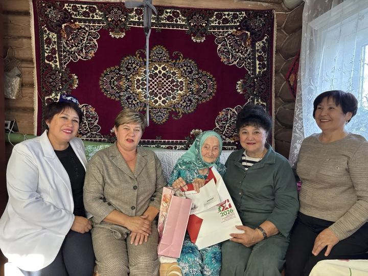 Мерәс авылында яшәүче тыл ветераны Маһира апа Мәрдәнова 102 яшьлек олуг юбилеен каршы алды