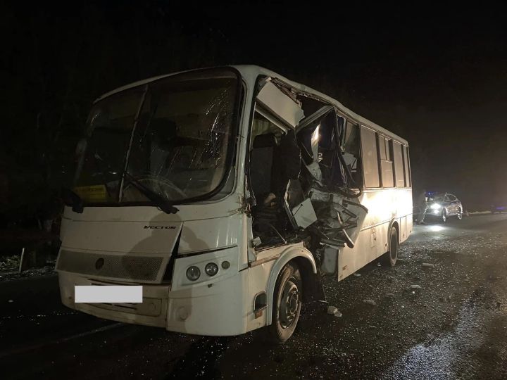 Стали известны подробности ДТП с участием рейсового автобуса и самосвала в Тукаевском районе