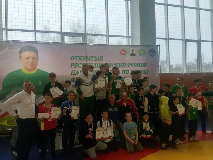 Тукай районы көрәшчеләре Алабугадан җиңү белән кайтты