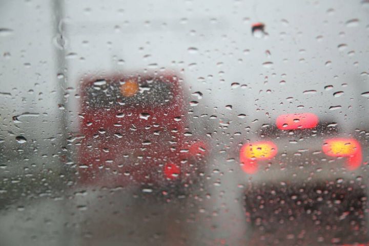 МЧС предупреждает жителей Татарстана о сильном ветре и порывах до 27 м/с