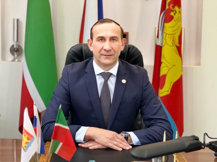 Поздравление главы района с Днем России