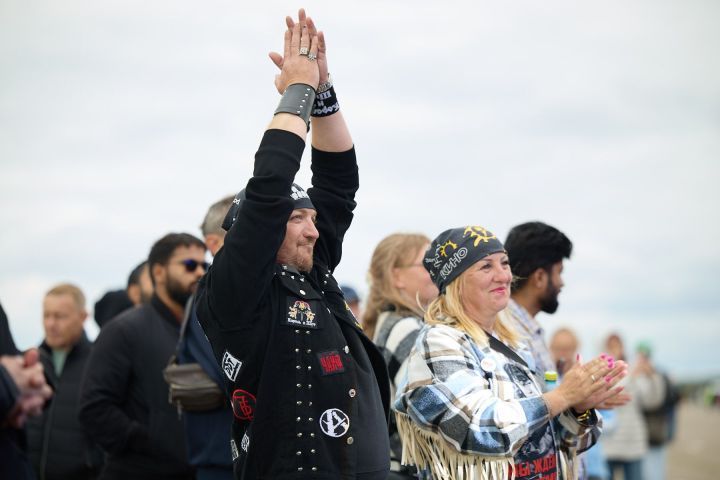 «Чиж», «Мельница» и Нейромонах Феофан выступили на фестивале «Хранители» в Болгаре