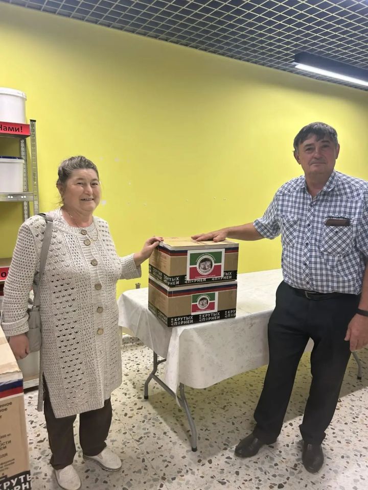 «Добро.Центр» хезмәткәрләре СВОдагы хәрбинең әти-әнисе белән очрашты