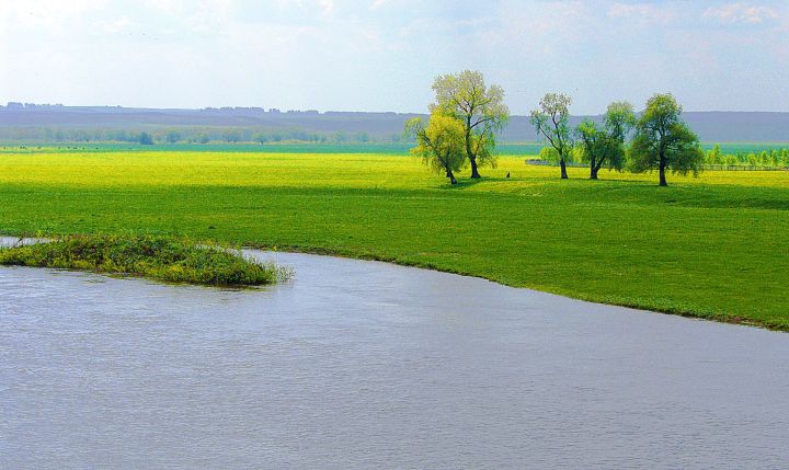 Бүген Татарстанда 22 градуска кадәр җылыта, көчле яңгыр көтелә