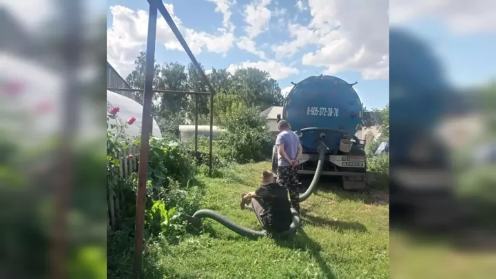 Жители поселка Комсомолец забили канализацию влажными салфетками и средствами гигиены