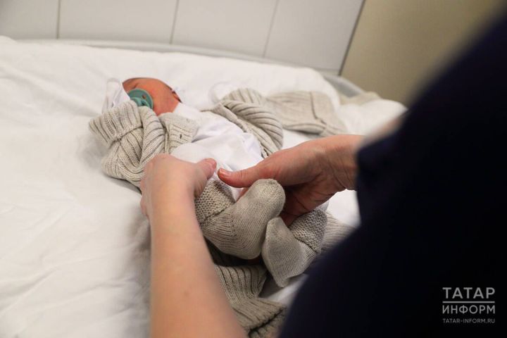 Более тысячи семей получили подарки для новорожденных в Татарстане
