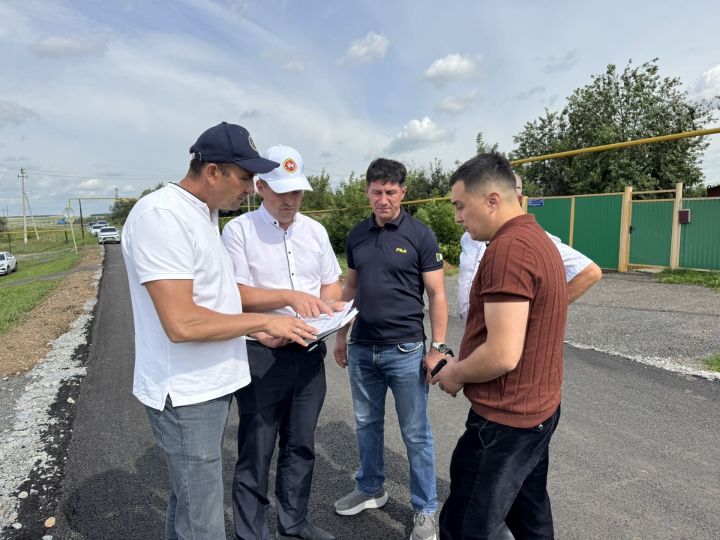 В селе Казаклар по республиканской программе ремонтируют дорогу за 52 млн рублей