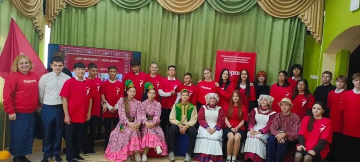 Татарские и кряшенские традиции объединили школьников Мелекеса