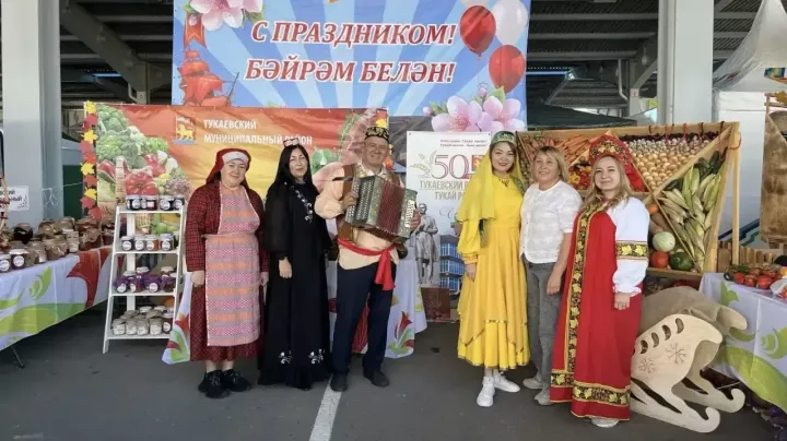 Педагоги и школьники района представили свою продукцию на республиканской ярмарке в Казани